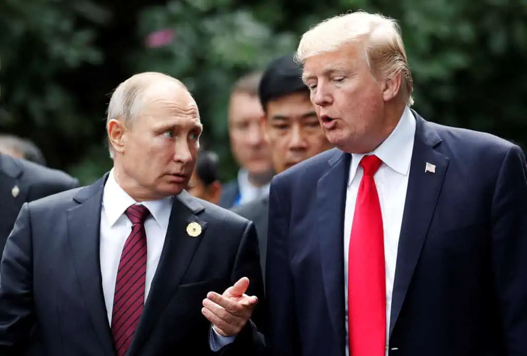 Стаття: Путін хоче переконати Трампа, що росіяни здатні обвалити фронт на Донеччині