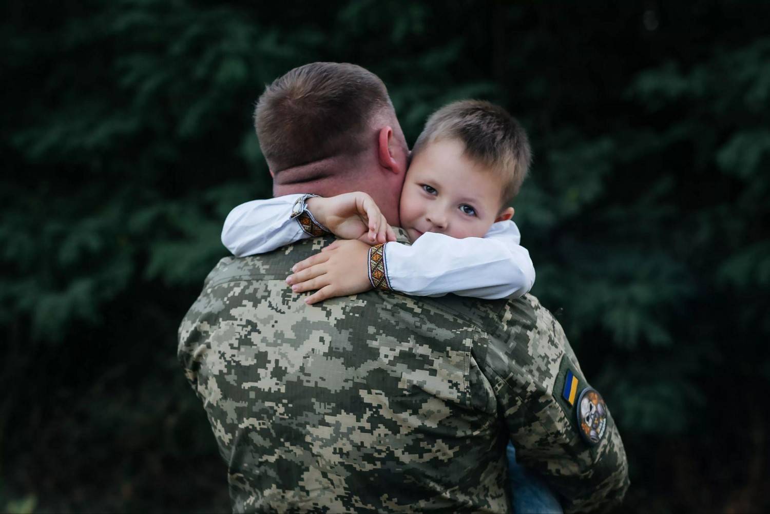Стаття: До 1 вересня родини військових з Луганщини отримають по 5 тисяч гривень на дитину