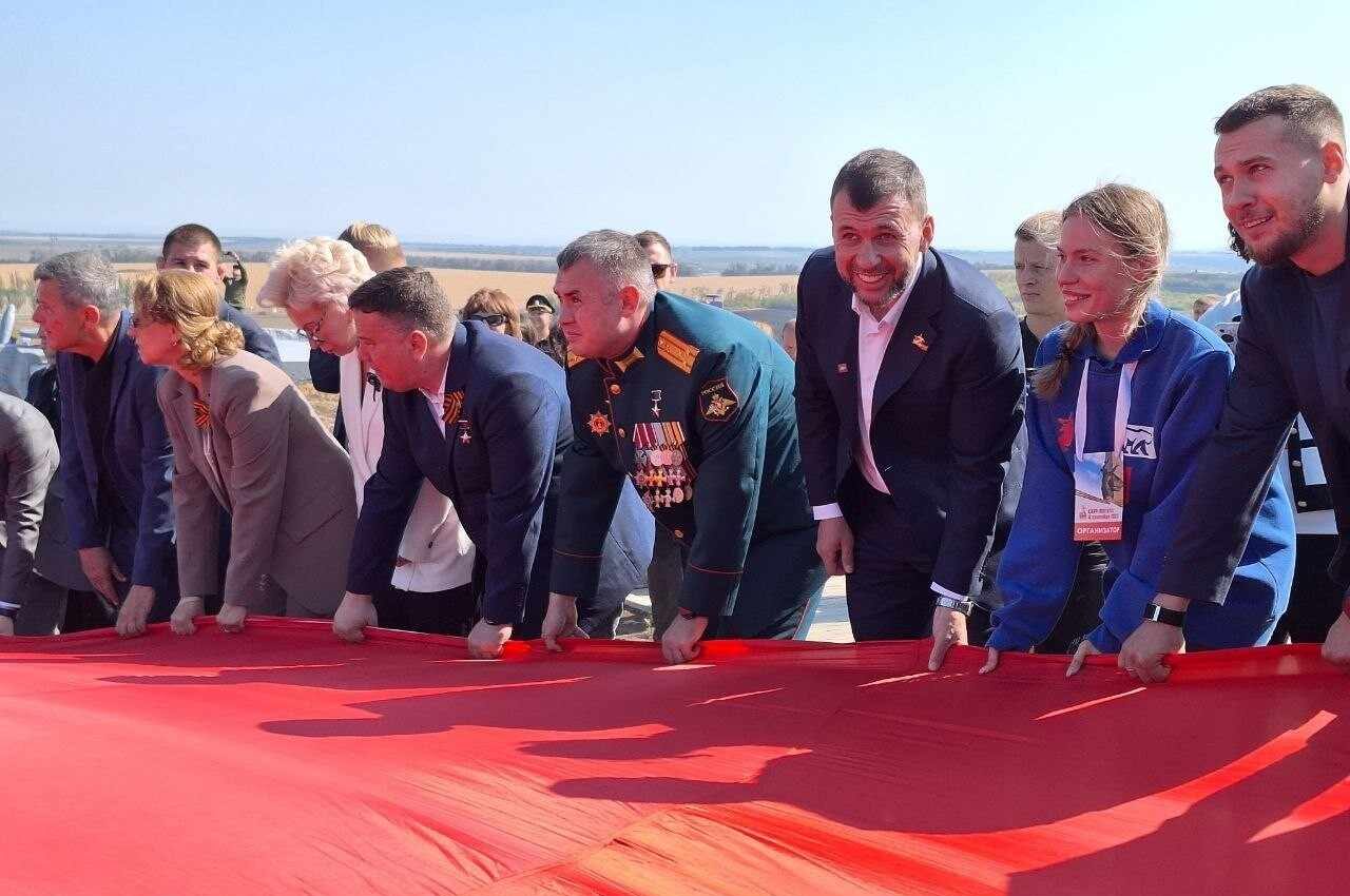 Зображення посту: Росіяни нагородили військових «СВО» під час святкування «Дня визволення Донбасу»