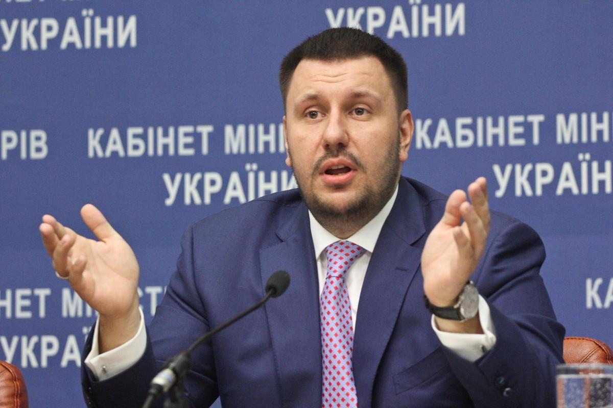 Стаття: Ексміністра доходів Олександра Клименка підозрюють у фінасуванні російської агресії в Україні