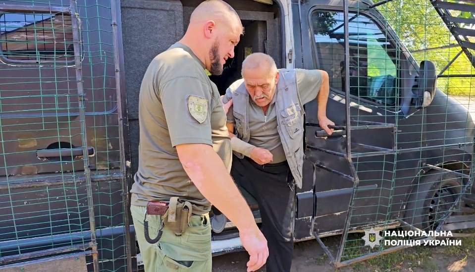 Зображення посту: По 8 виїздів щодня: у серпні зросла кількість заявок на евакуацію з Костянтинівки через посилення атак