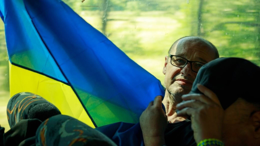 Стаття: «Засудили за зраду країні, громадянином якої він не був»: як у полоні утримували колишнього правоохоронця з Луганська