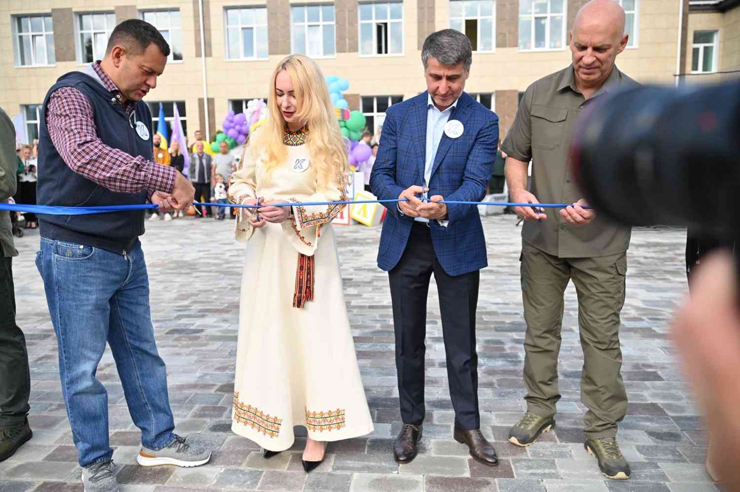 Зображення посту: На Закарпатті відкрили Краматорський ліцей: 350 дітей навчатимуться офлайн