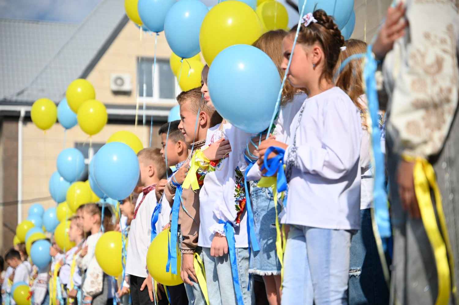 Стаття: На Закарпатті відкрили Краматорський ліцей: 350 дітей навчатимуться офлайн