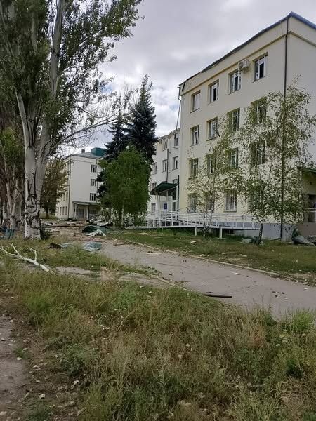 Зображення посту: У Костянтинівці через російські авіаудари знеструмлені підстанції та пошкоджена лікарня