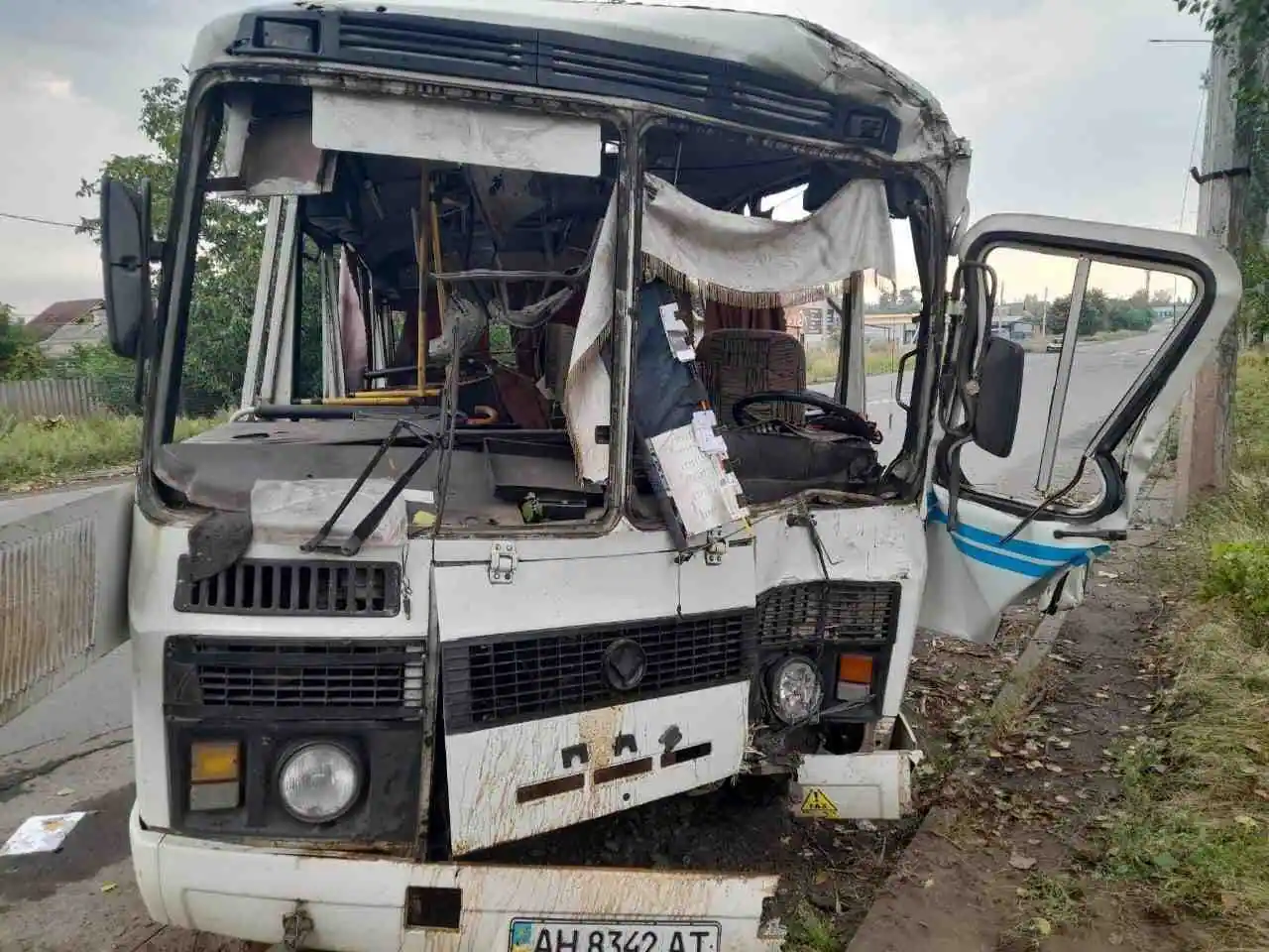 Зображення посту: У Костянтинівці окупанти вдарили дроном по автобусу з працівниками комунального підприємства