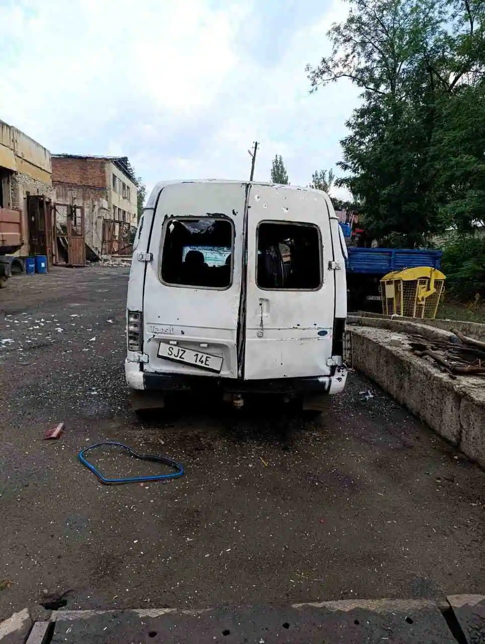 Зображення посту: У Костянтинівці окупанти вдарили дроном по автобусу з працівниками комунального підприємства