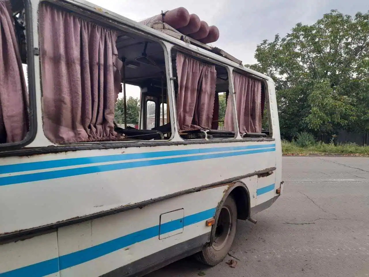 Зображення посту: У Костянтинівці окупанти вдарили дроном по автобусу з працівниками комунального підприємства