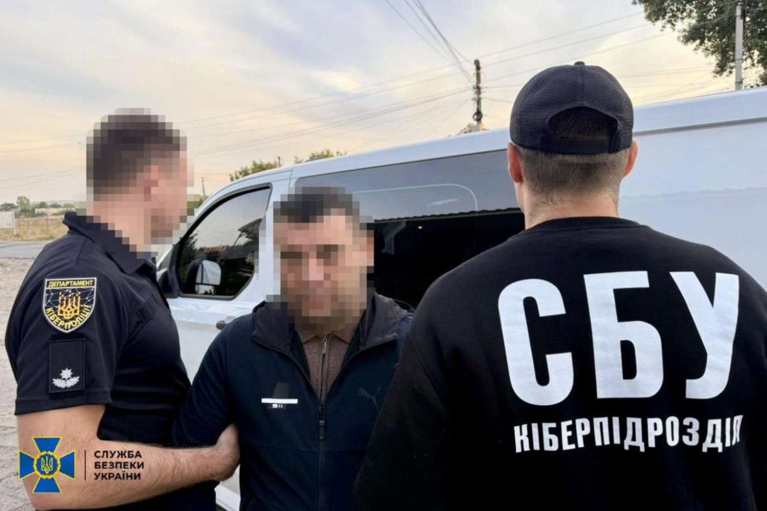 Стаття: СБУ затримала підозрюваних в обкраданні звільнених з полону українських військових