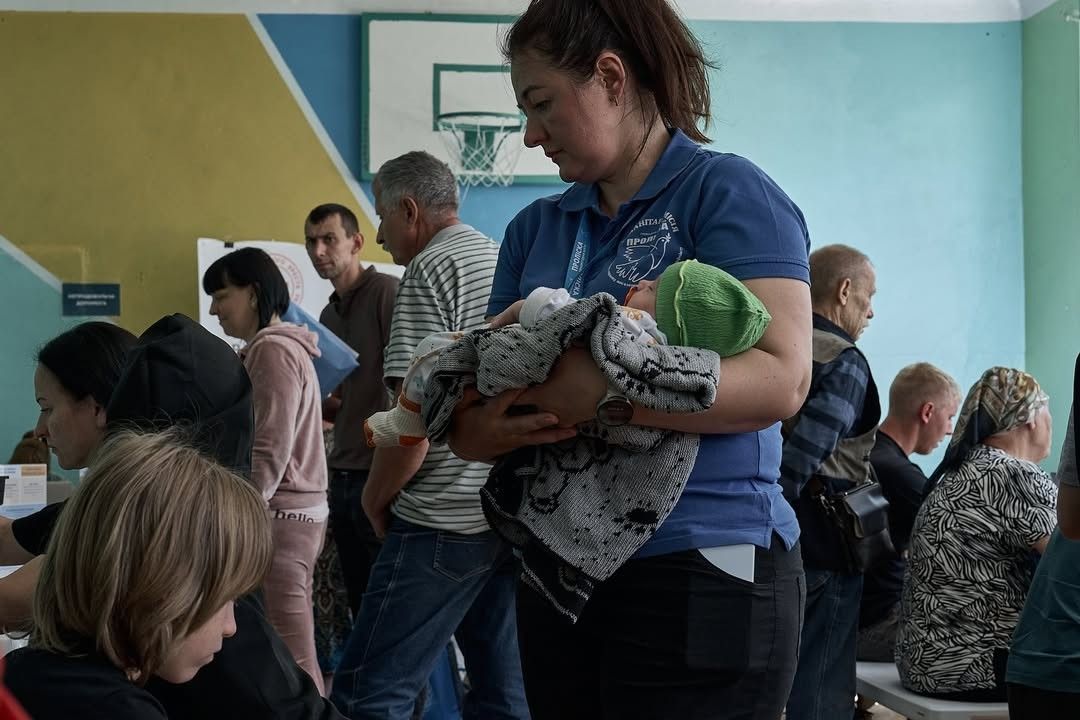 Зображення посту: «Немає куди їхати»: фоторепортаж Ліберових про евакуацію та життя переселенців у транзитних хабах