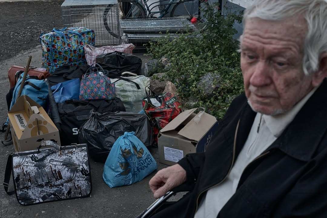 Зображення посту: «Немає куди їхати»: фоторепортаж Ліберових про евакуацію та життя переселенців у транзитних хабах