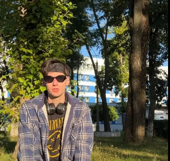 Стаття: Студент Маріупольського університету стрибнув з 5-го поверху, рятуючи своє життя