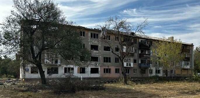 Зображення посту: У Покровській громаді комісія склала акти щодо руйнації 14 приватних будинків, даних для обстеження багатоповерхівок немає