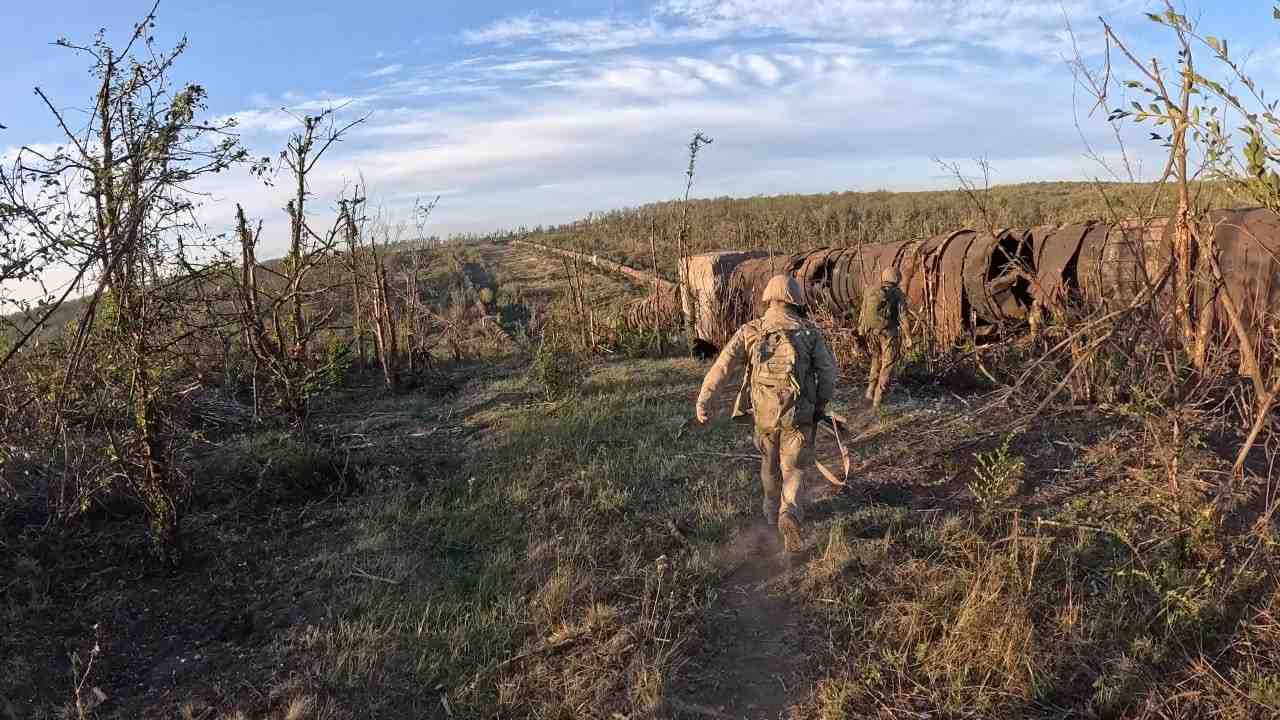 Стаття: Українські військові показали зруйнований росіянами канал «Сіверський Донець – Донбас»