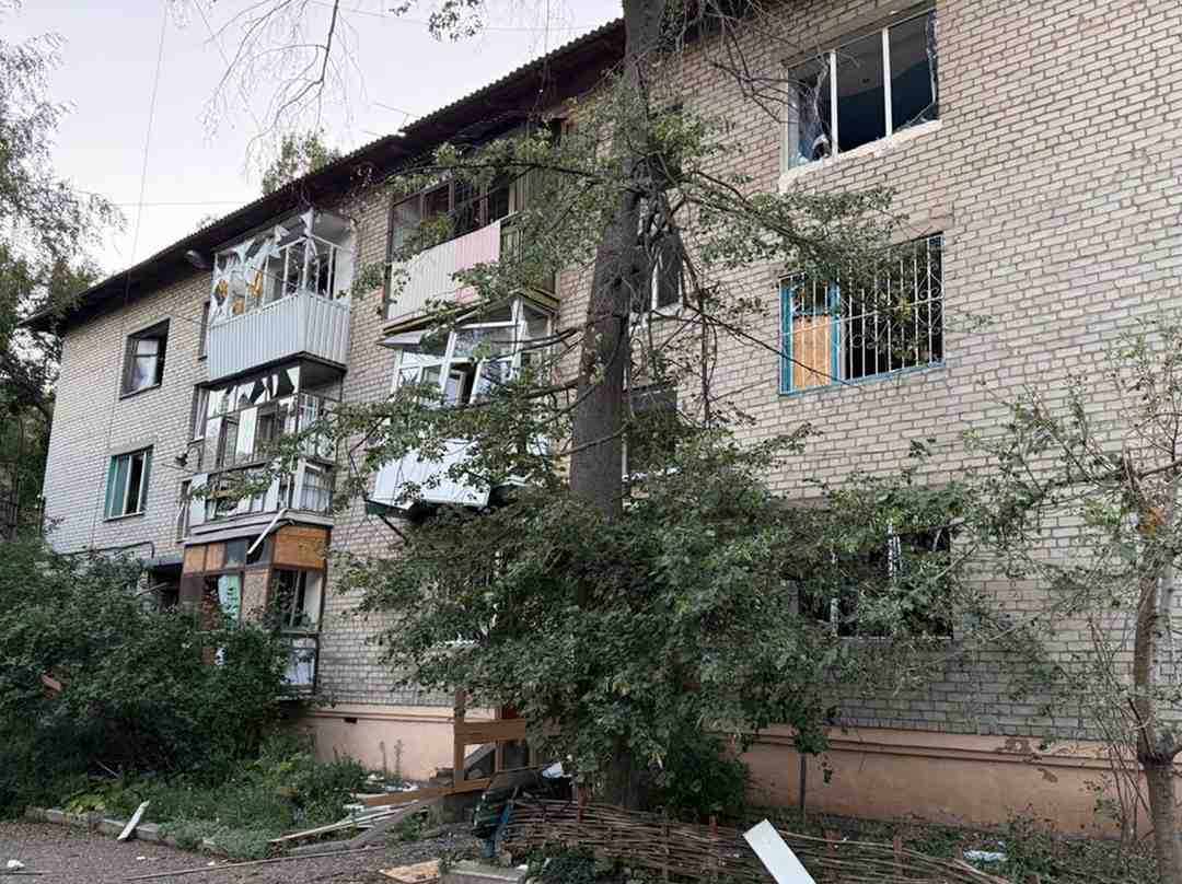 Зображення посту: Росіяни поцілили з РСЗВ «Смерч» у житлові будинки Дружківки: є поранені