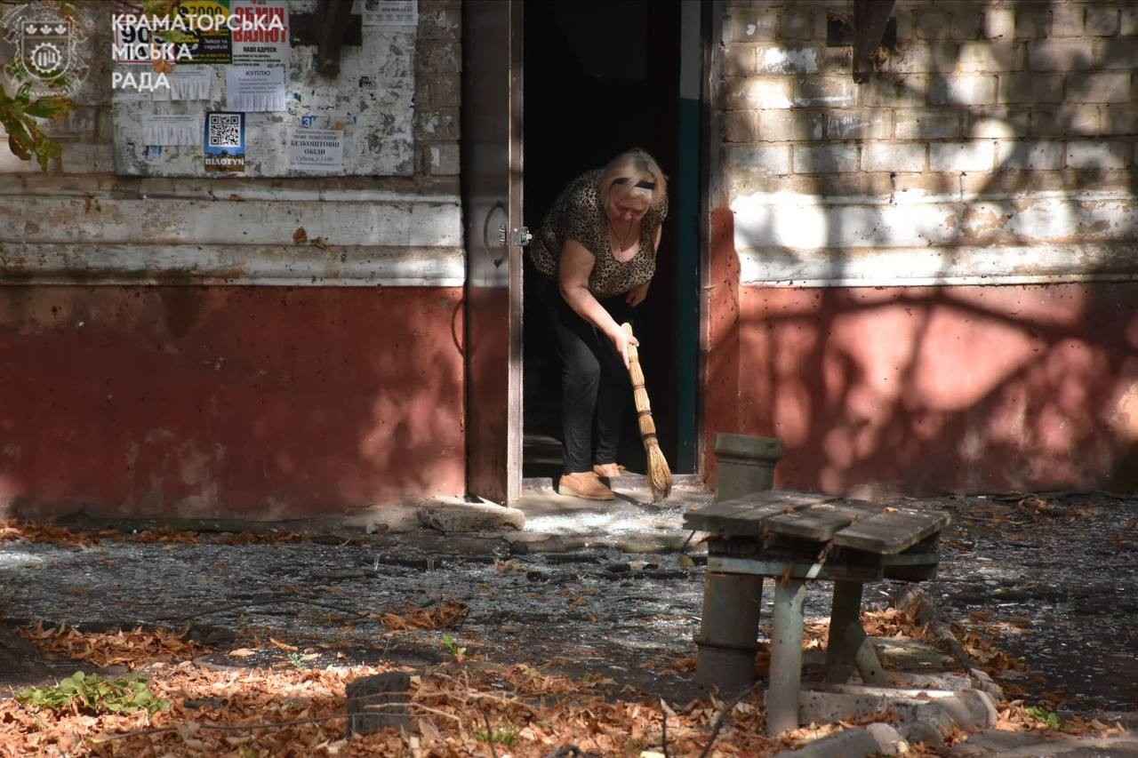 Зображення посту: У Краматорську зафіксували серію ударів безпілотників — постраждала жінка