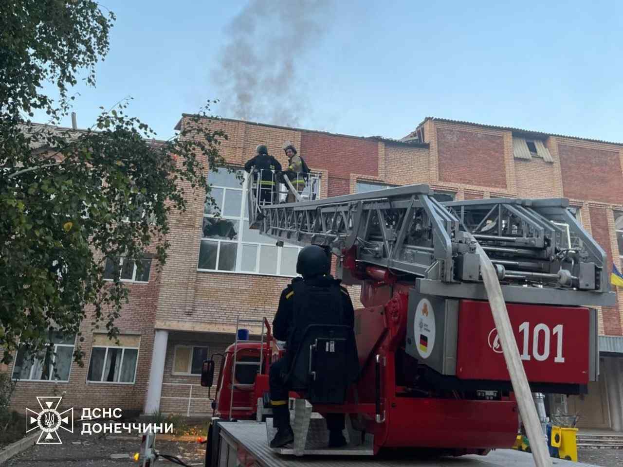 Стаття: У Краматорську рятувальники потрапили під повторний удар дронів РФ