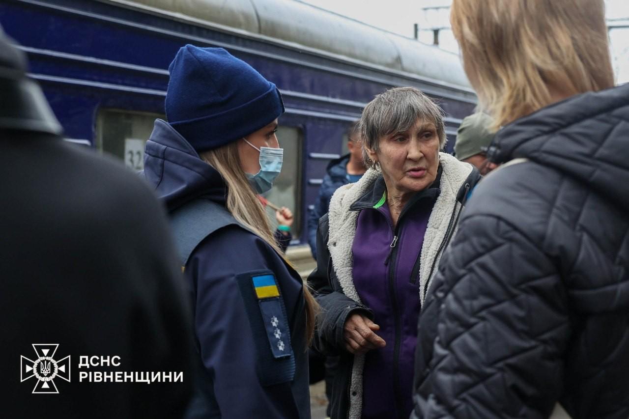 Зображення посту: З Донеччини на Рівненщину прибув 30-й евакуаційний потяг