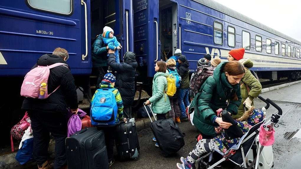 Стаття: Понад 2 тисячі людей евакуювали з Донеччини за тиждень: де їх розселили