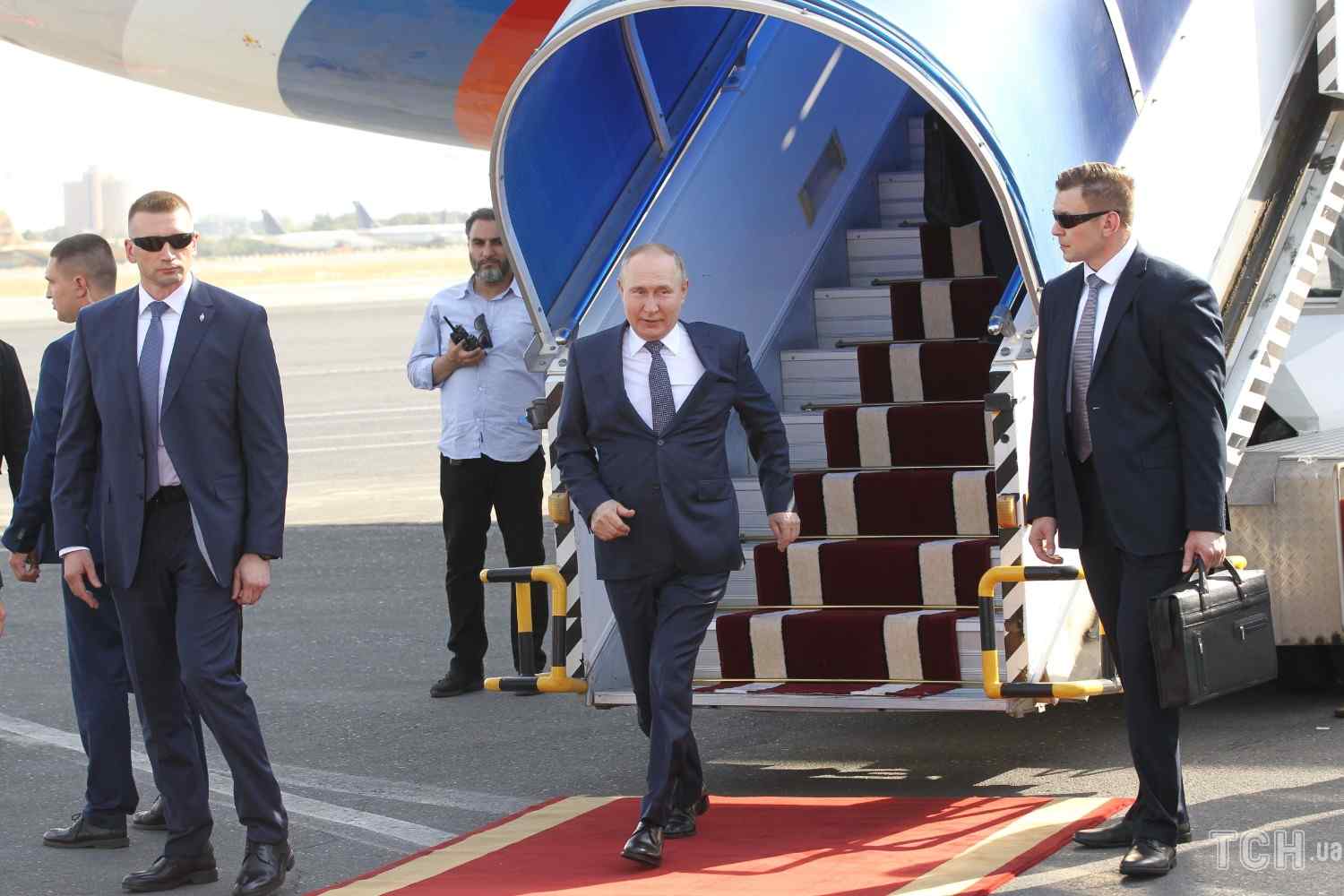 Стаття: Польща попередила Путіна про можливий арешт у разі прольоту над її територією