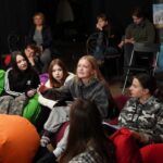 Зображення посту: «Жовтий автобус»: у Києві діти військових і переселенців створюють кіно та вчаться журналістиці