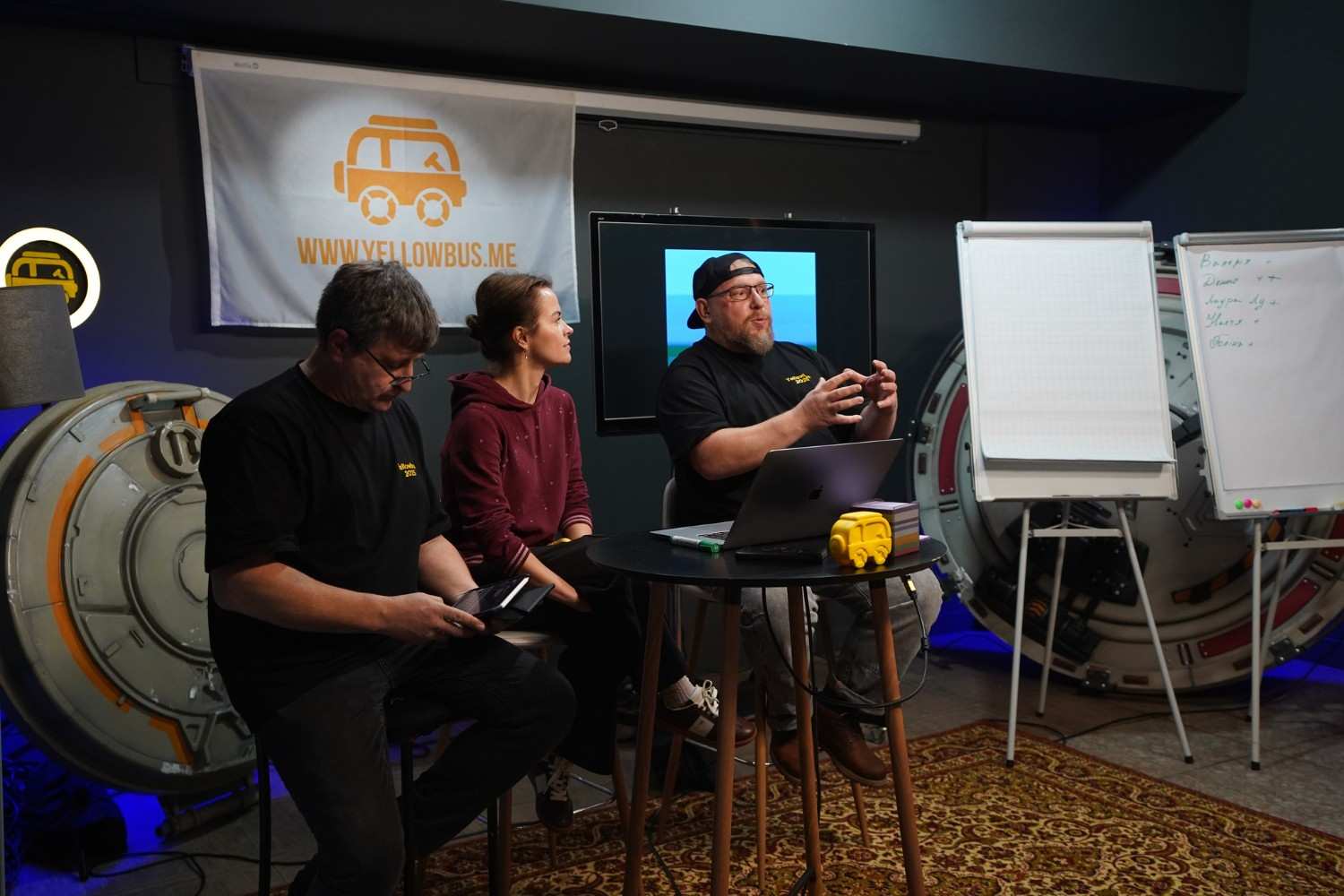 Зображення посту: «Жовтий автобус»: у Києві діти військових і переселенців створюють кіно та вчаться журналістиці