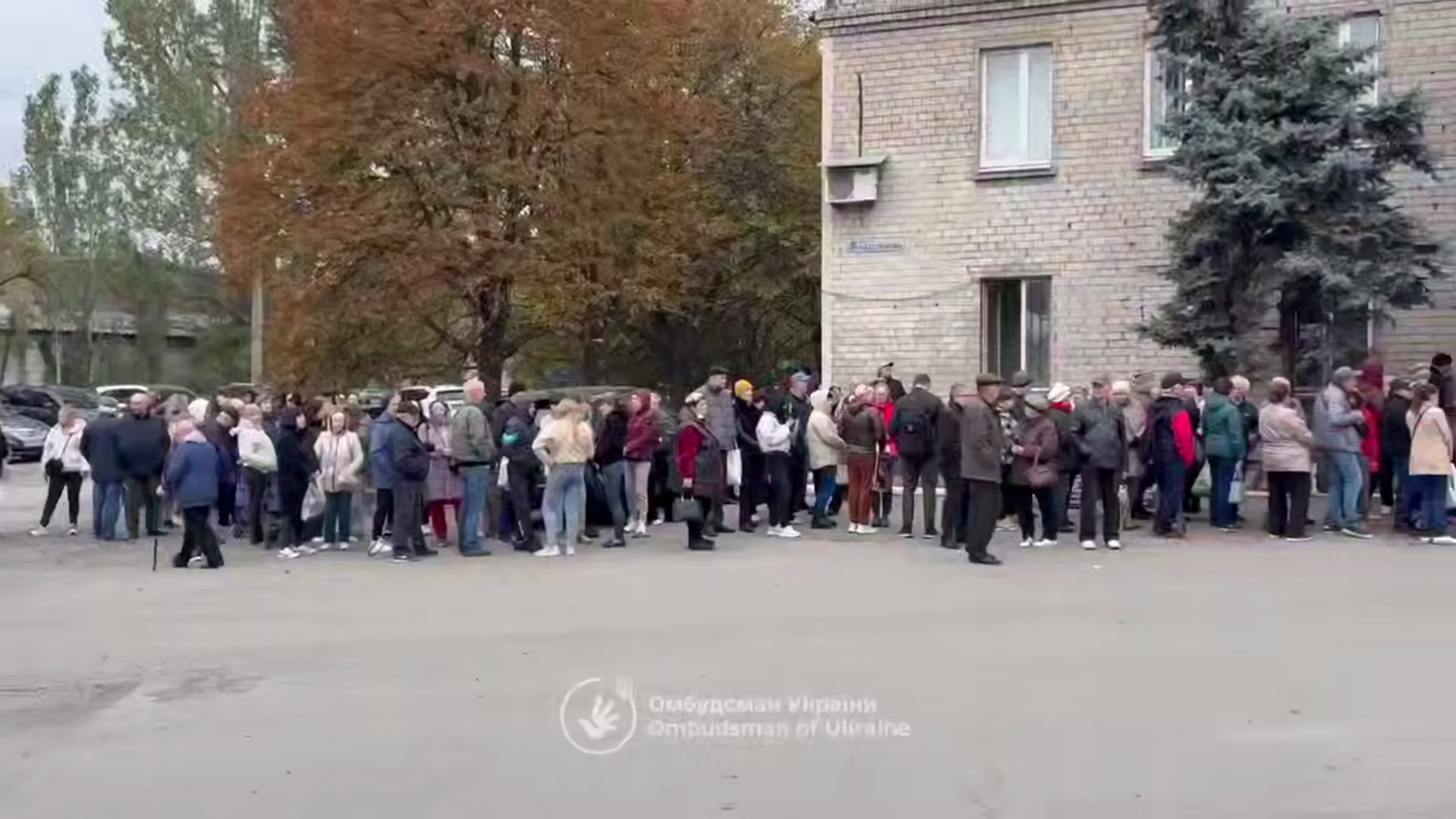 Стаття: Омбудсман запустив мобільні приймальні на прифронтових територіях — перші працюють у Павлограді та Лозовій