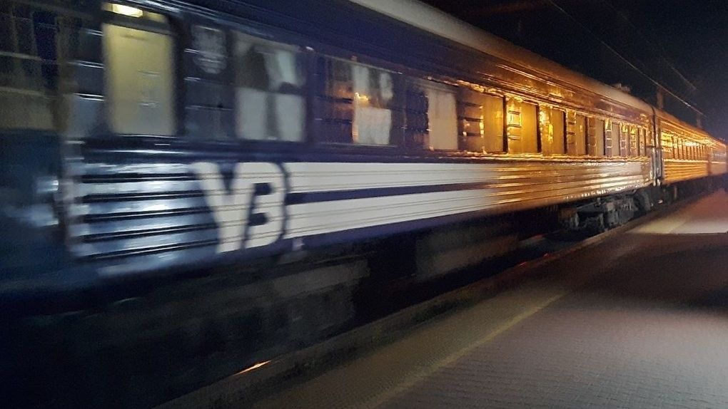 Стаття: Потяги до Краматорська затримуються через наслідки обстрілів на Харківщині