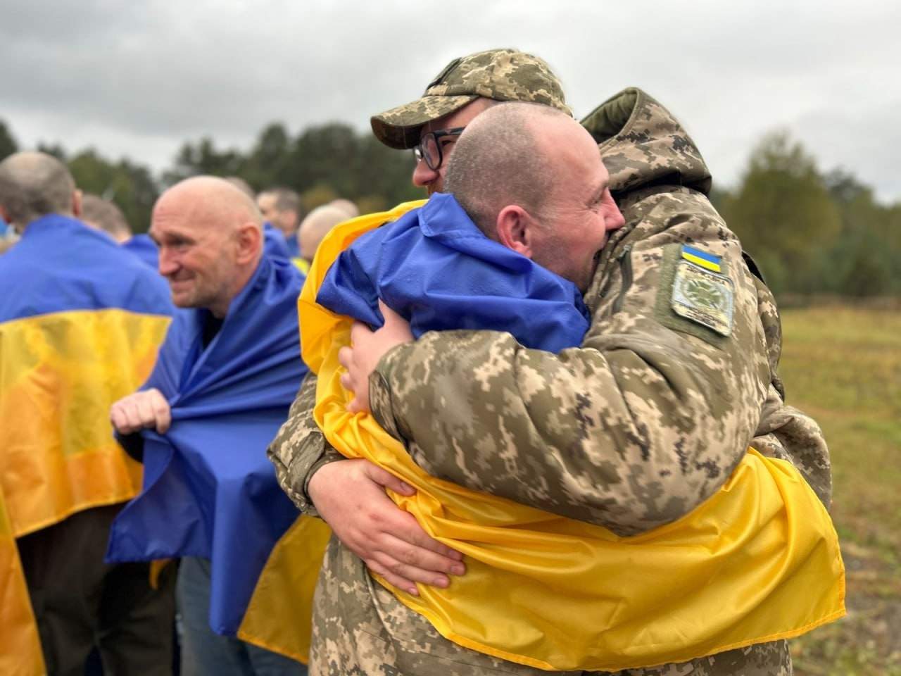 Зображення посту: Україна повернула з російського полону 20 цивільних та 185 військових: серед них захисники Маріуполя й «Азовсталі»