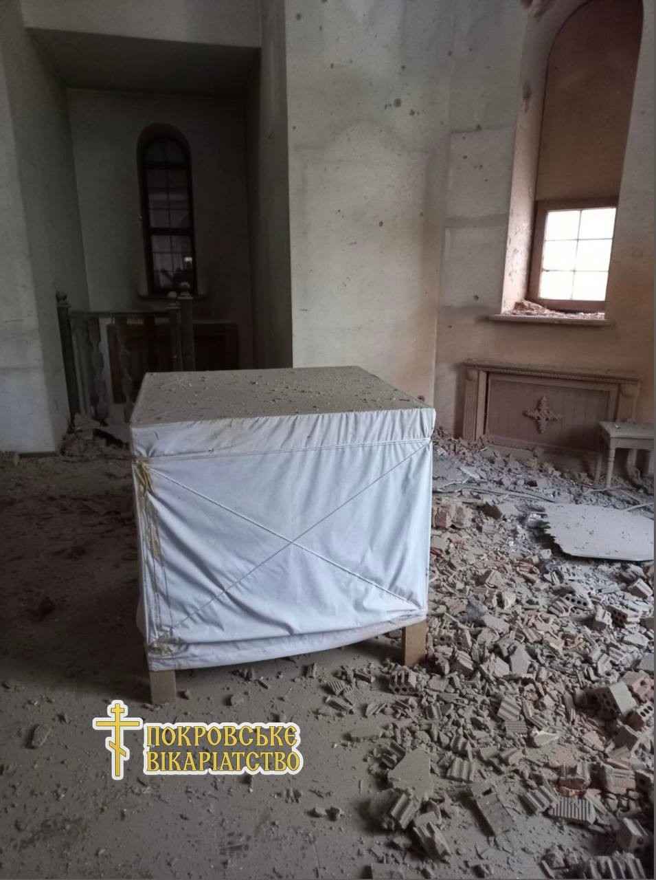 Зображення посту: У Мирнограді росіяни зруйнували обстрілом вівтар у місцевому храмі