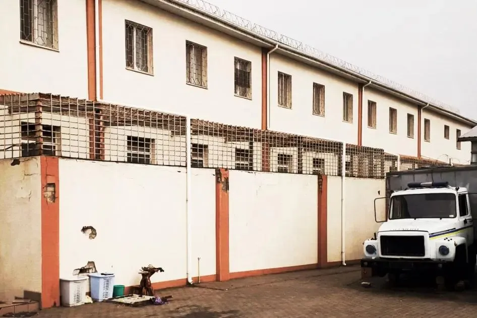 Стаття: Шістьох осіб судитимуть за жорстоке поводження з цивільними на окупованій Донеччині