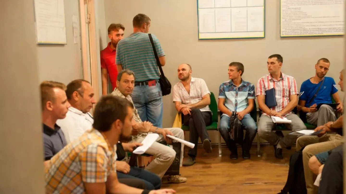 Стаття: Зеленський затвердив правила бронювання військовозобов’язаних на підприємствах ОПК та критичної інфраструктури