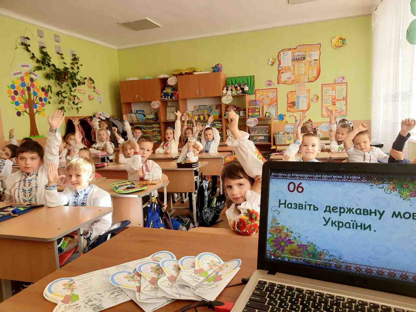 Стаття: Секретаріат мовного омбудсмена: у школах Києва зросла кількість порушень мовного закону