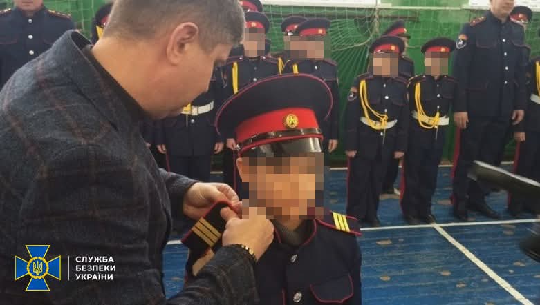 Стаття: Окупанти на Луганщині створили «кадетські корпуси», де навчають дітей воювати — СБУ зібрала докази