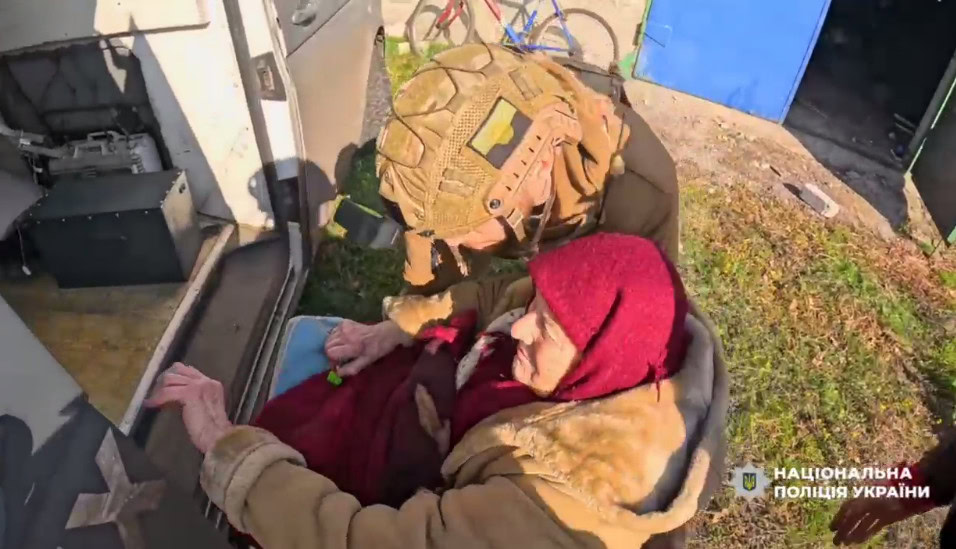 Стаття: Правоохоронці евакуювали жителів прифронтового Гришиного у Покровському районі