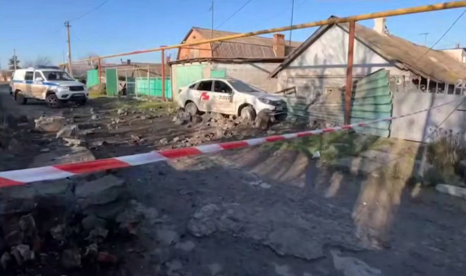 Стаття: У Маріуполі повідомляють про вибухи та пошкодження будинків