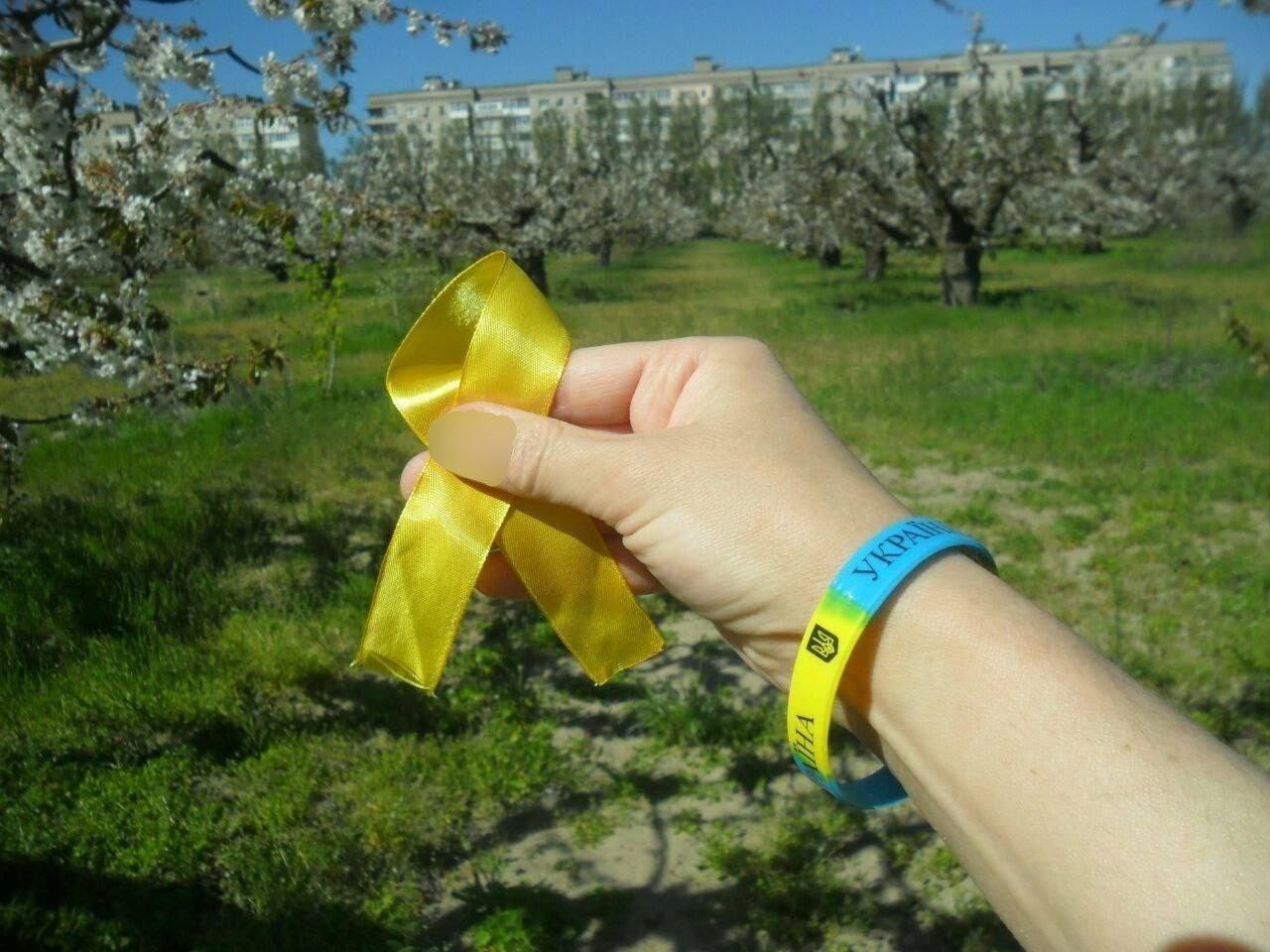 Стаття: «Жовта Стрічка» запрошує підтримати українців в окупації флешмобом до Дня Гідності та Свободи