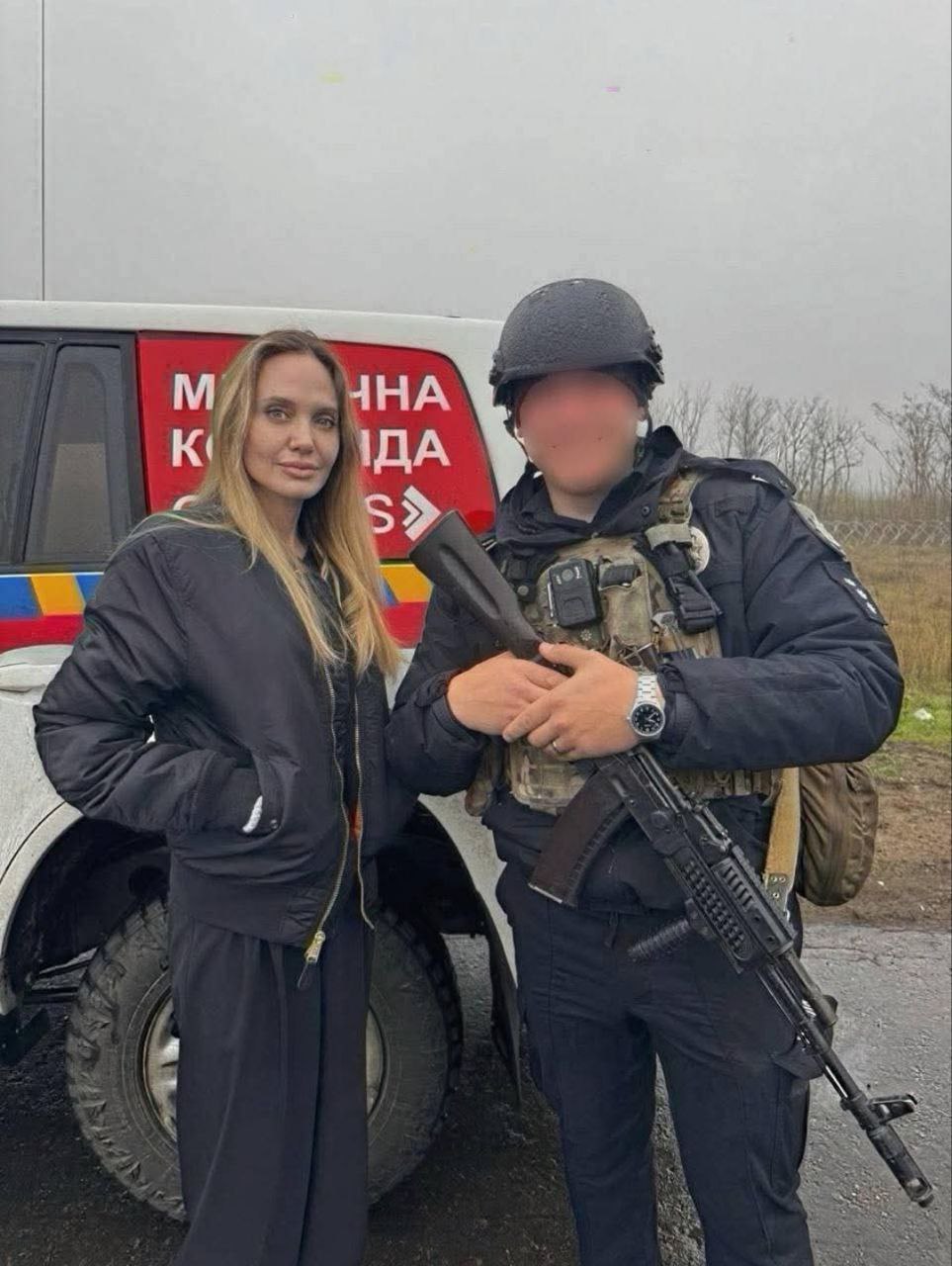 Зображення посту: Анджеліна Джолі приїхала до Херсона у межах благодійної програми