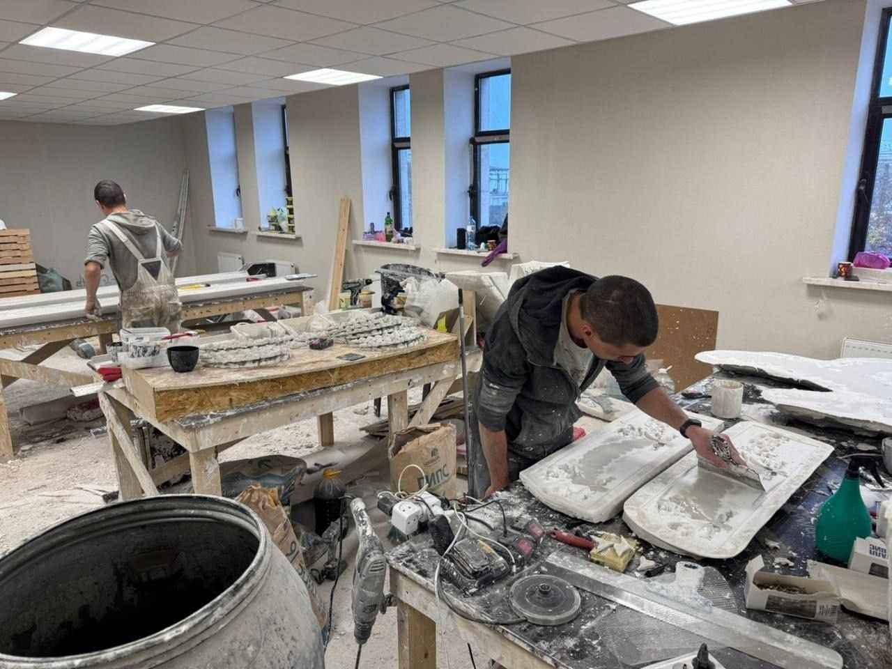 Стаття: В окупованому Маріуполі завершують «ремонт» зруйнованого росіянами драмтеатру