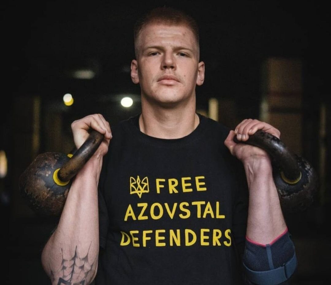 Стаття: «Ми помічали, що починаємо мислити так, як вони хотіли»: захисник Маріуполя «Расті» поділився спогадами про полон