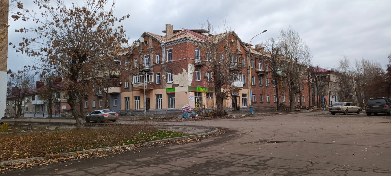 Стаття: Російські «шефи-регіони» заявили про завершення відбудови Луганщини