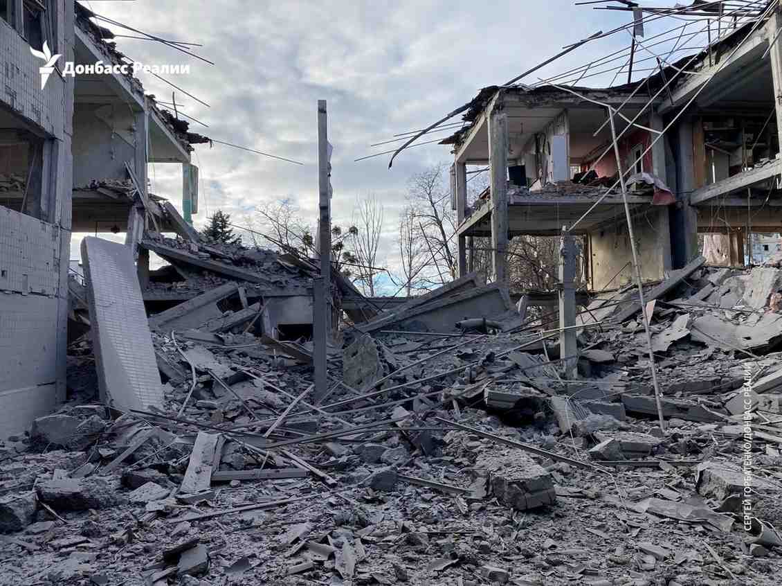 Зображення посту: Росіяни зруйнували авіаударами дві школи у Слов’янську