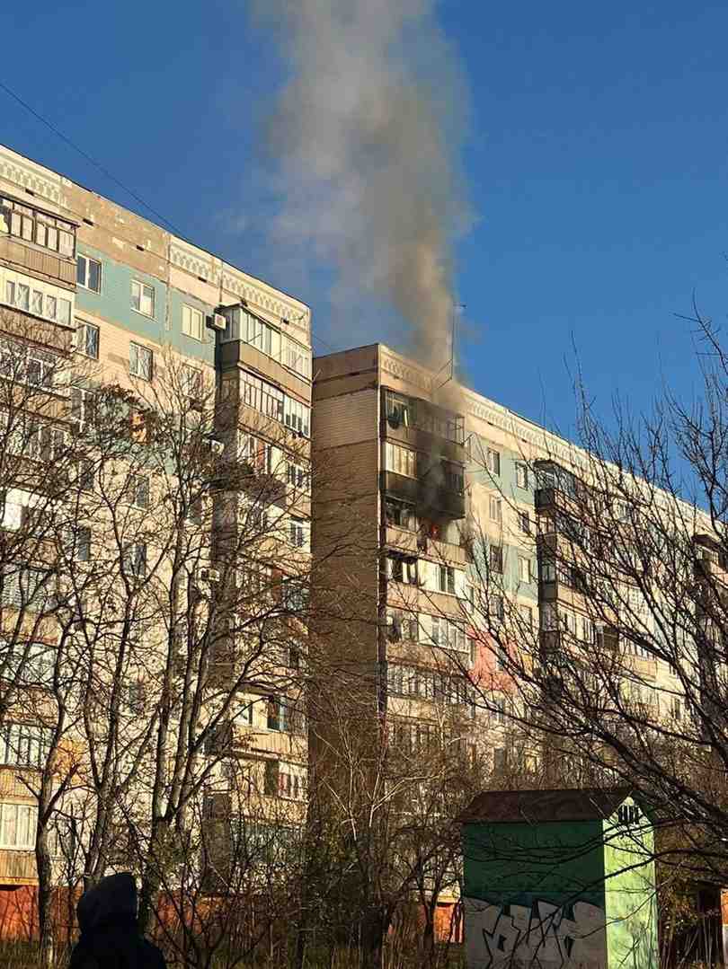 Зображення посту: У Краматорську російські дрони вдарили по парку та житловому будинку