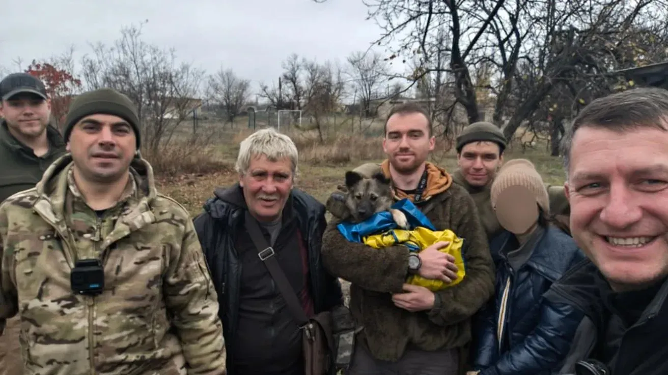 Стаття: 12 кілометрів під атаками дронів: як волонтери врятували дівчинку, яка залишилася сама в Родинському