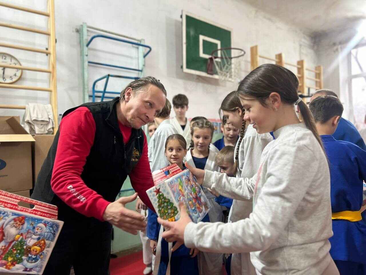 Стаття: Російський пропагандист Охлобистін приїхав у окуповану Ясинувату