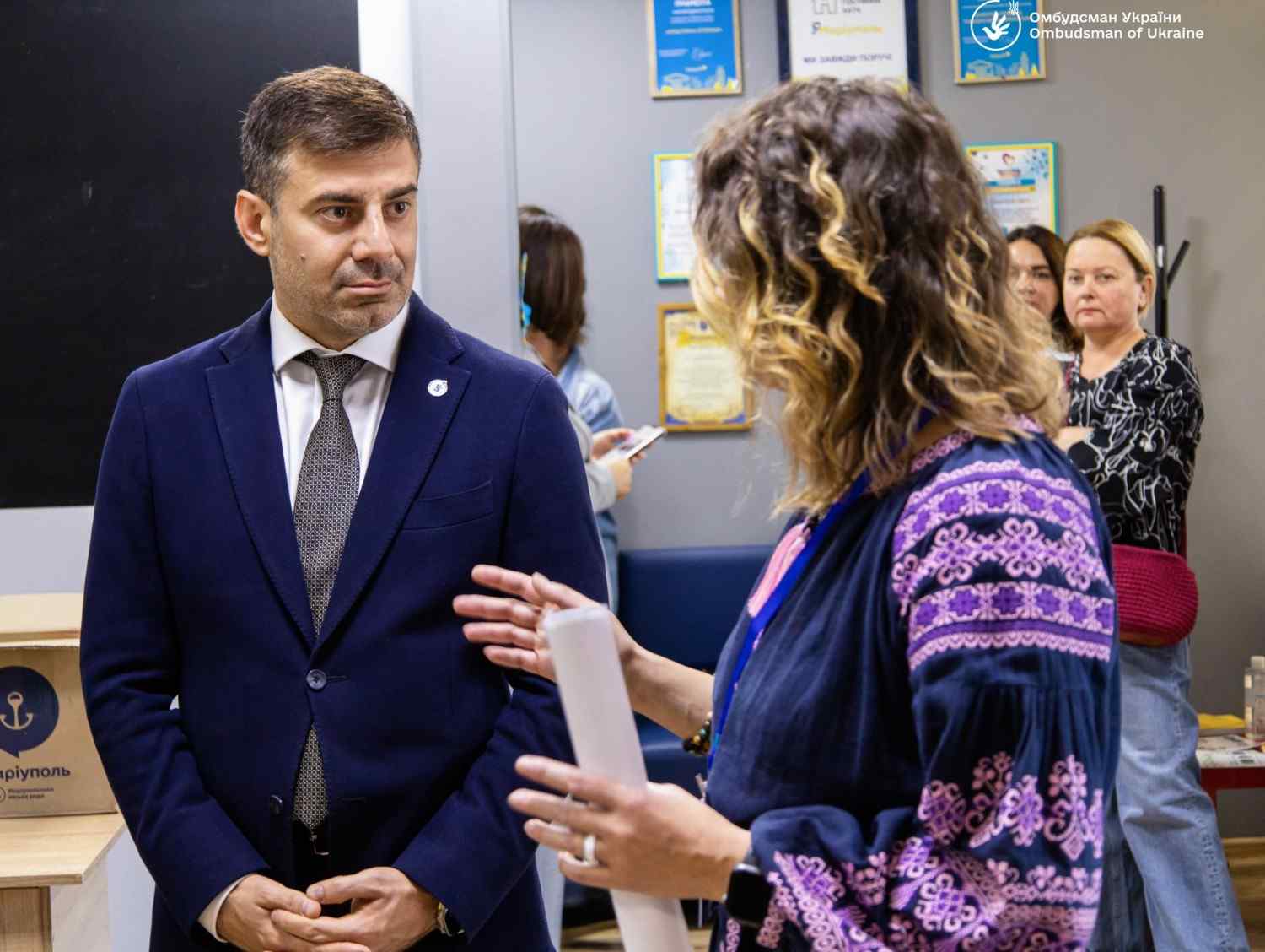 Стаття: Омбудсман: переселенцям складно знайти роботу через недієву політику держави