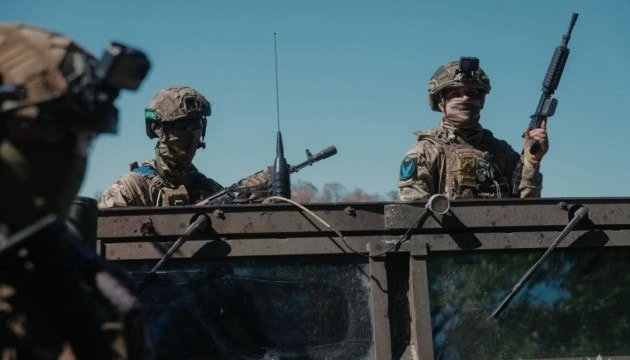 Стаття: Близько десяти російських підрозділів тиснуть на Мирноград на Донеччині