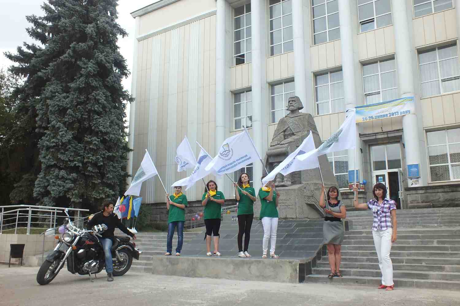 Зображення посту: Зберігає ідентичність та створює новий культурний простір. Як працює двічі релокована Луганська обласна наукова бібліотека