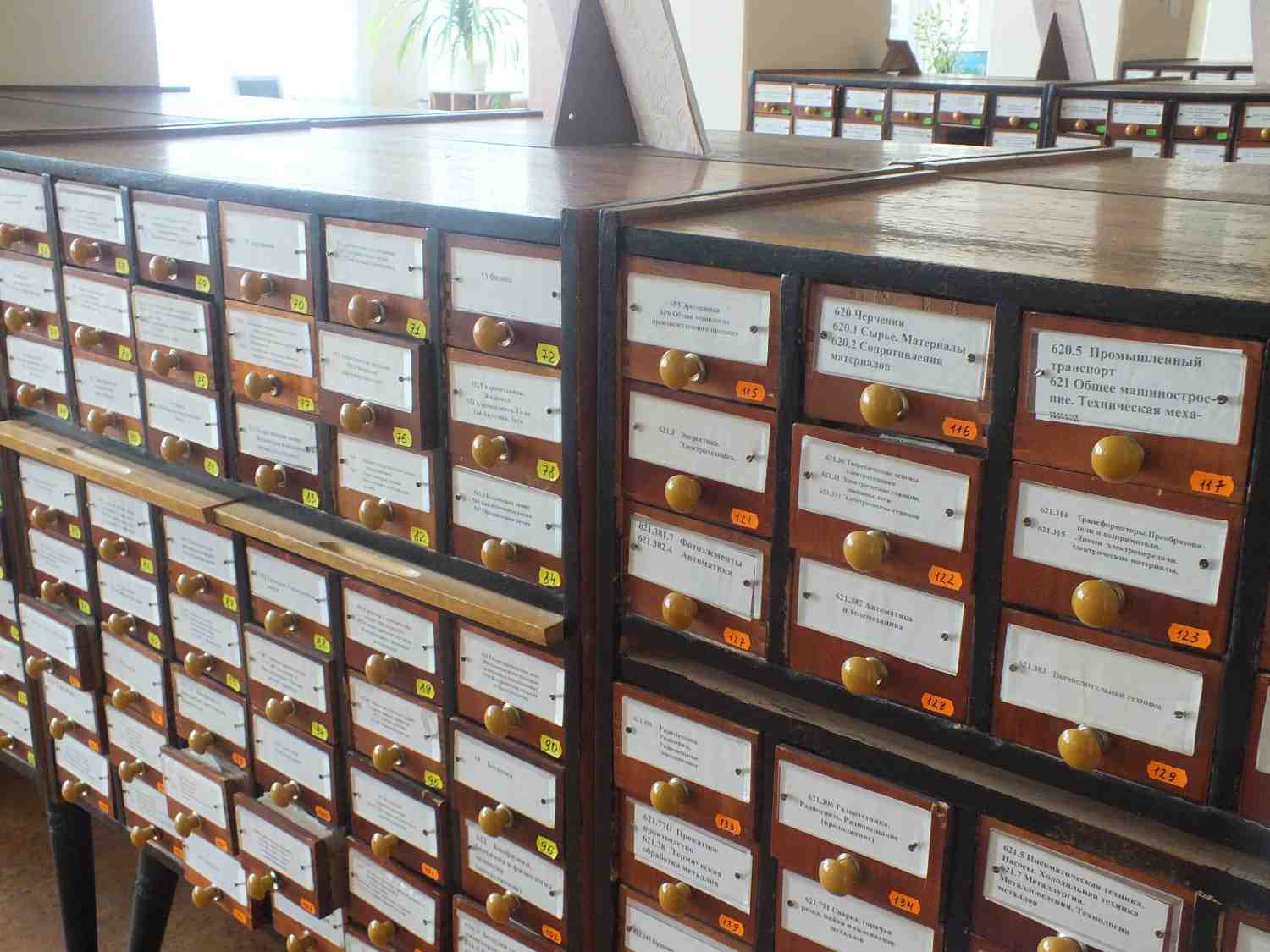 Зображення посту: Зберігає ідентичність та створює новий культурний простір. Як працює двічі релокована Луганська обласна наукова бібліотека