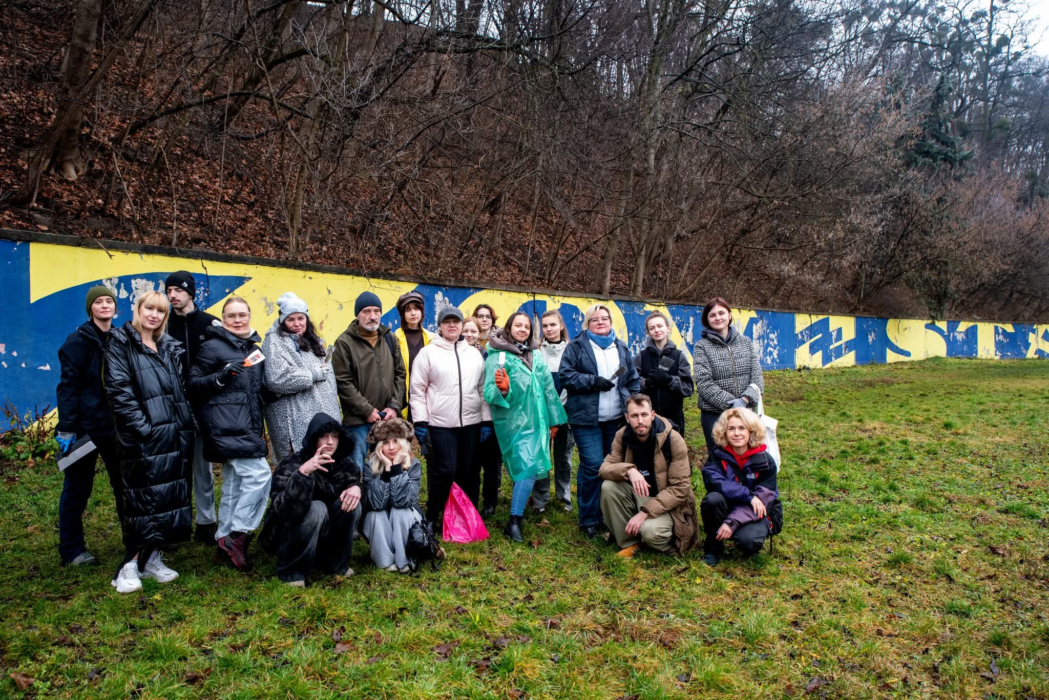 Зображення посту: У Львові почали відновлювати мурал про «Азовсталь»
